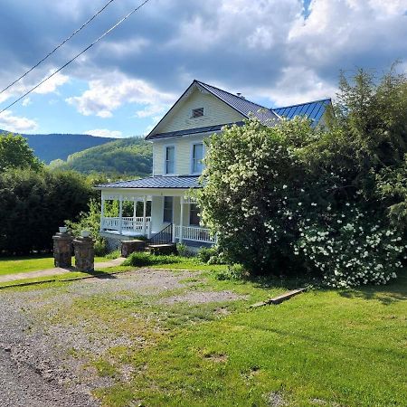 Basecampwv-Durbin. Spacious 4 Bedroom House W/Yard 외부 사진