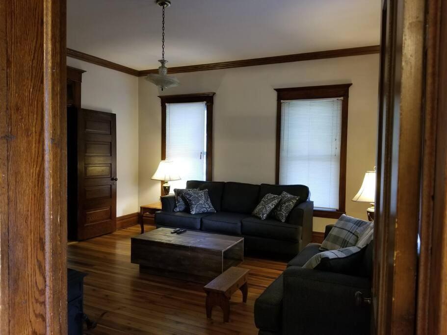 Basecampwv-Durbin. Spacious 4 Bedroom House W/Yard 외부 사진