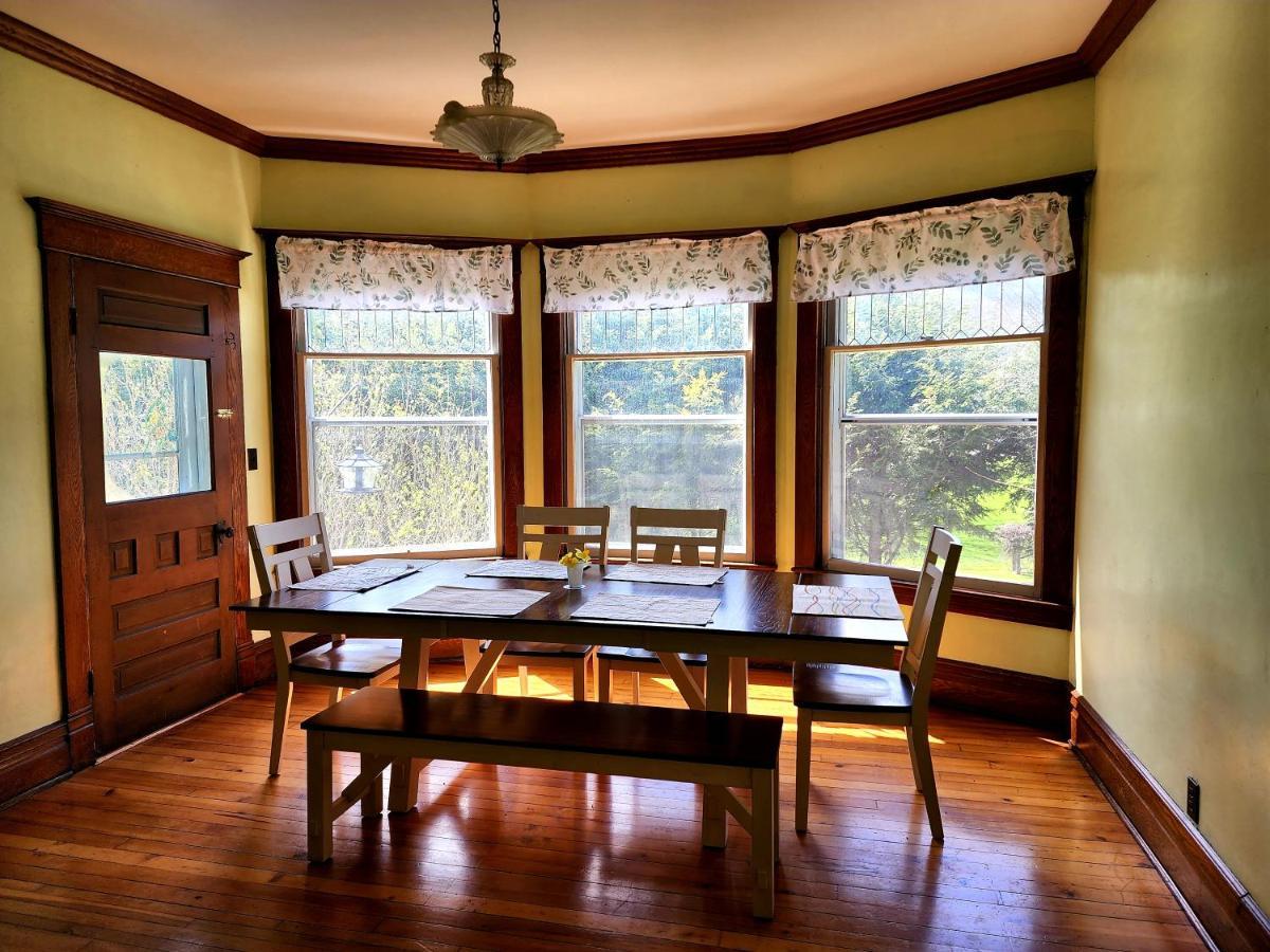 Basecampwv-Durbin. Spacious 4 Bedroom House W/Yard 외부 사진