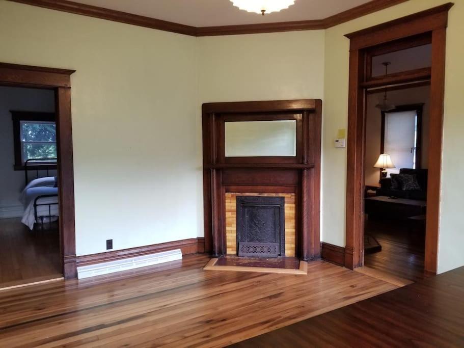 Basecampwv-Durbin. Spacious 4 Bedroom House W/Yard 외부 사진