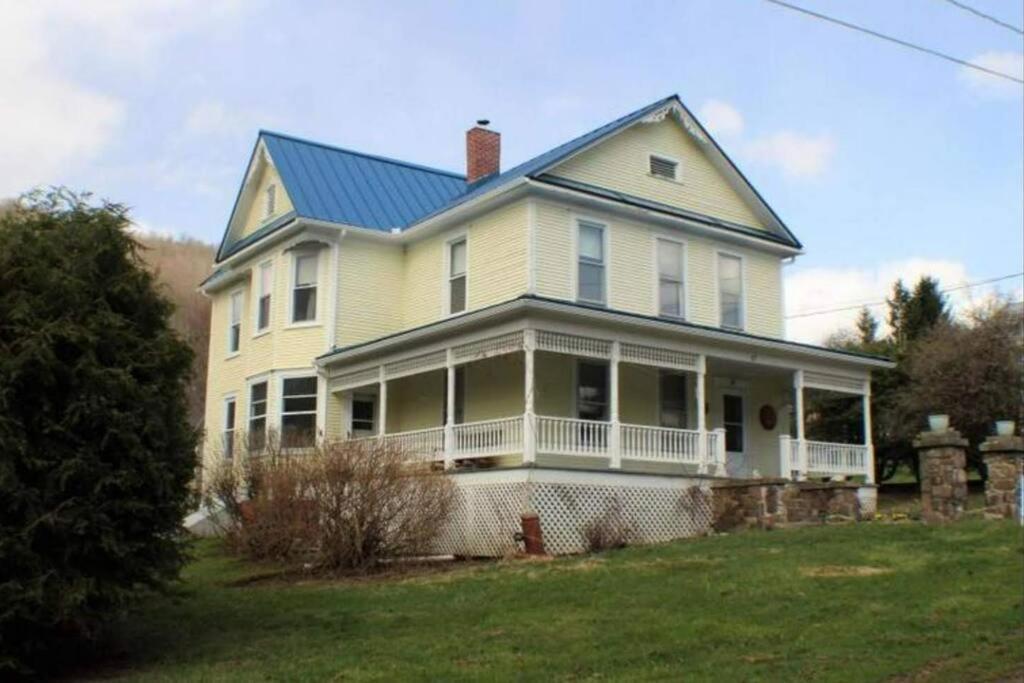 Basecampwv-Durbin. Spacious 4 Bedroom House W/Yard 외부 사진